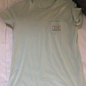 vineyard vines whale pattern logo